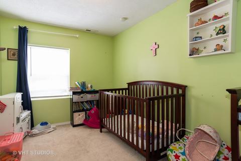755 Dixon Ave, Elgin, IL 60120 photo 9