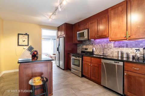 755 Dixon Ave, Elgin, IL 60120 photo 3