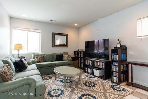 755 Dixon Ave, Elgin, IL 60120 photo 7