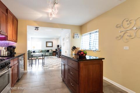 755 Dixon Ave, Elgin, IL 60120 photo 4