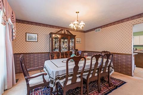 14 Chiswick Cir, Bloomington, IL 61704 photo 8
