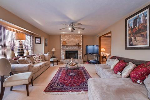 14 Chiswick Cir, Bloomington, IL 61704 photo 2
