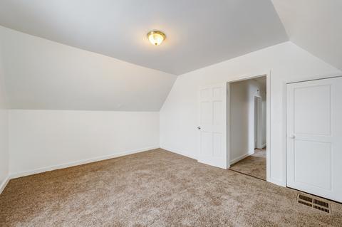 570 Douglas Ave, Elgin, IL 60120 photo 10