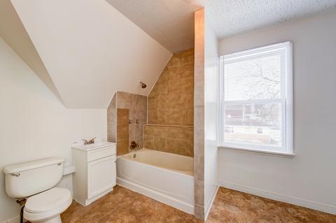570 Douglas Ave, Elgin, IL 60120 photo 13