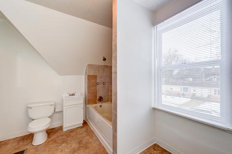 570 Douglas Ave, Elgin, IL 60120 photo 15