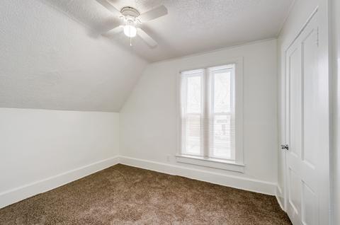 570 Douglas Ave, Elgin, IL 60120 photo 16