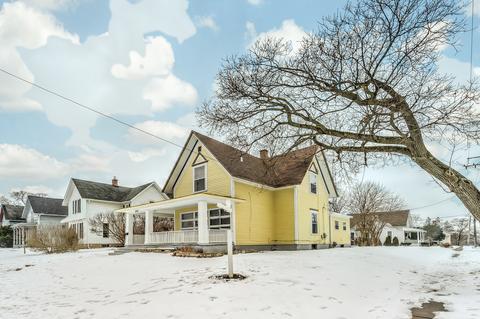 570 Douglas Ave, Elgin, IL 60120 photo 3