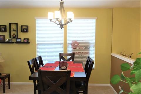 2492 Emily Ln, Elgin, IL 60124 photo 7