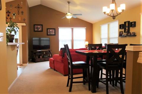 2492 Emily Ln, Elgin, IL 60124 photo 4