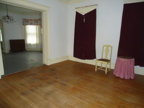 202 W 6th St, Gridley, IL 61744 photo 4