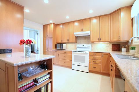 847 E Grant Dr, Des Plaines, IL 60016 photo 9
