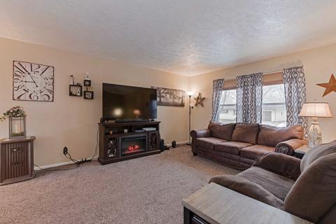 700 Angela Dr, Normal, IL 61761 photo 4