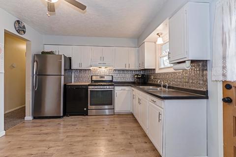 700 Angela Dr, Normal, IL 61761 photo 9