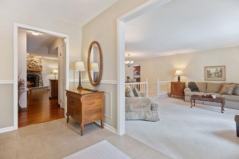 516 Stevens Ct, Sleepy Hollow, IL 60118 photo 3