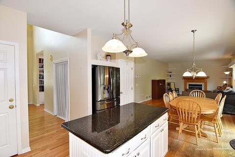 1318 Deerpath Cir, Aurora, IL 60506 photo 12