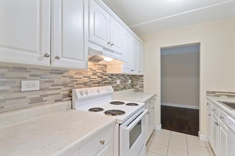 5550 Astor Ln #102, Rolling Meadows, IL 60008 photo 7