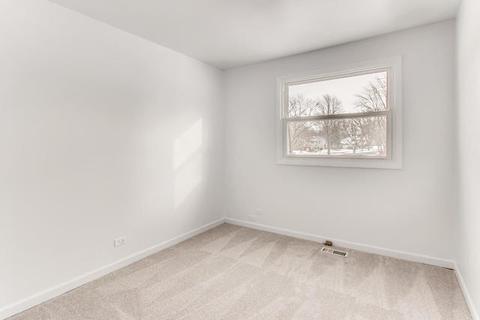 1313 Windsor Dr, Wheaton, IL 60189 photo 8
