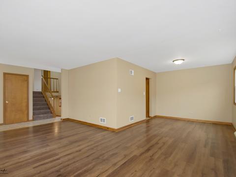 423 Pasadena Ave, Beecher, IL 60401 photo 8