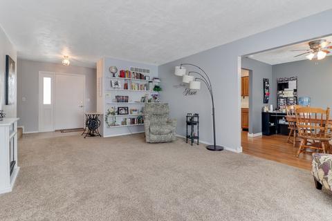 1603 Erin Dr, Normal, IL 61761 photo 4