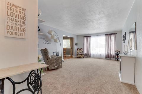 1603 Erin Dr, Normal, IL 61761 photo 3