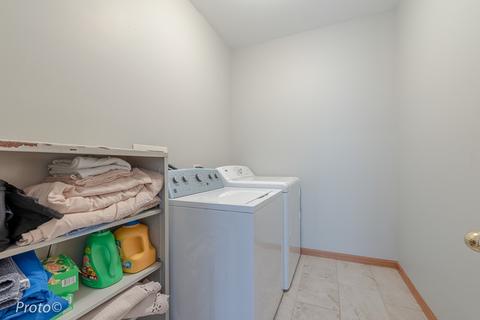 69 Augusta Dr, Gilberts, IL 60136 photo 16