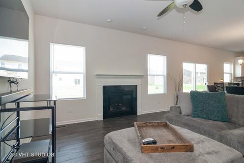 322 Longview Dr, Elgin, IL 60124 photo 7