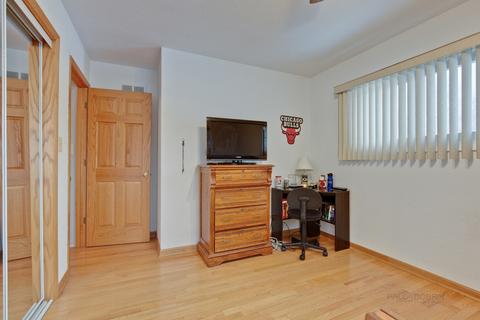 423 Tennyson Rd, Bartlett, IL 60103 photo 16