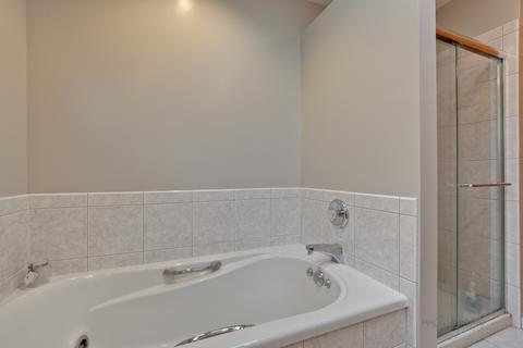 423 Tennyson Rd, Bartlett, IL 60103 photo 19