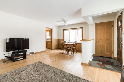 109 S Addison Rd, Addison, IL 60101 photo 3