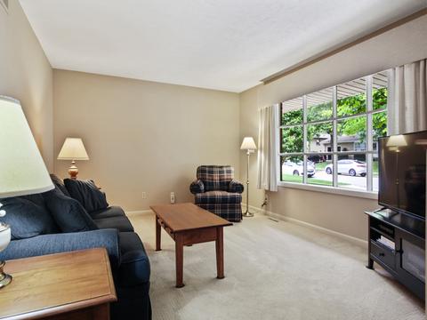 719 Angela Dr, Normal, IL 61761 photo 3