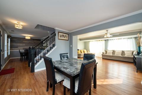 962 Symphony Dr, Aurora, IL 60504 photo 2