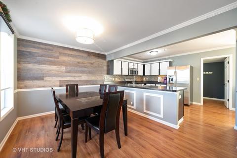 962 Symphony Dr, Aurora, IL 60504 photo 3