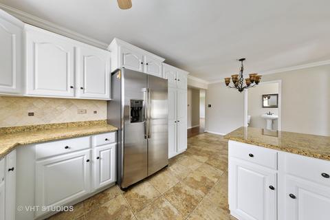 7055 Stanford Dr, Bridgeview, IL 60455 photo 6