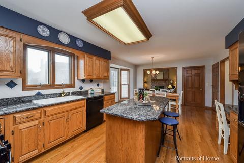 2541 Doncaster Dr, Aurora, IL 60504 photo 9