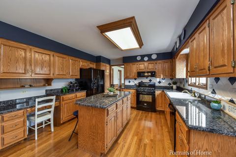 2541 Doncaster Dr, Aurora, IL 60504 photo 8