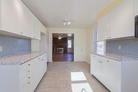 713 Empire St, Bloomington, IL 61701 photo 11