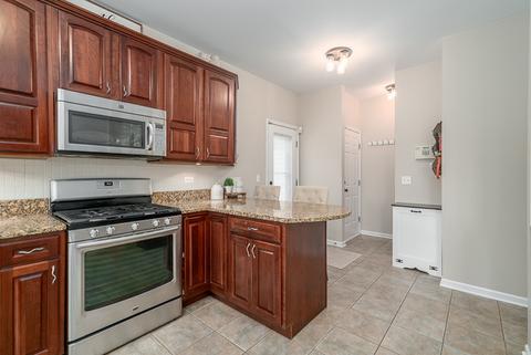 12573 Mitchell Dr, Plano, IL 60545 photo 7