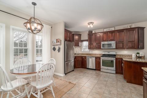 12573 Mitchell Dr, Plano, IL 60545 photo 4