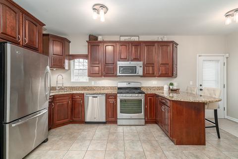 12573 Mitchell Dr, Plano, IL 60545 photo 6