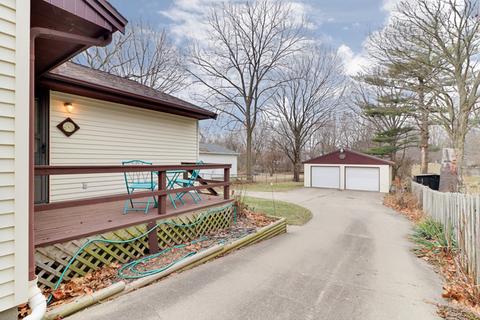 1215 S Linden St, Normal, IL 61761 photo 4