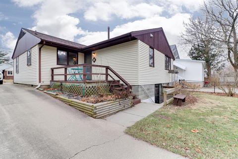 1215 S Linden St, Normal, IL 61761 photo 3