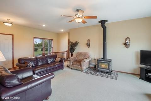 1502 A Menge Rd, Marengo, IL 60152 photo 3