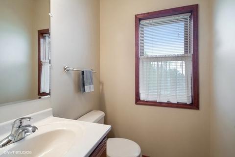 1502 A Menge Rd, Marengo, IL 60152 photo 10