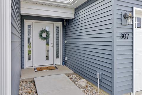 307 Corey Ln, Champaign, IL 61822 photo 2
