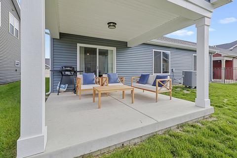 307 Corey Ln, Champaign, IL 61822 photo 3