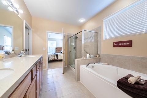 1883 Steffen Dr, Hoffman Estates, IL 60192 photo 16