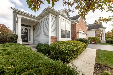1883 Steffen Dr, Hoffman Estates, IL 60192 photo 2