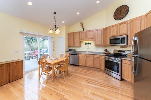 1883 Steffen Dr, Hoffman Estates, IL 60192 photo 12