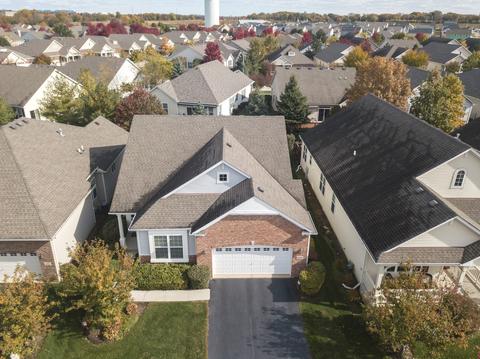 1883 Steffen Dr, Hoffman Estates, IL 60192 photo 1