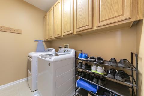 1883 Steffen Dr, Hoffman Estates, IL 60192 photo 9